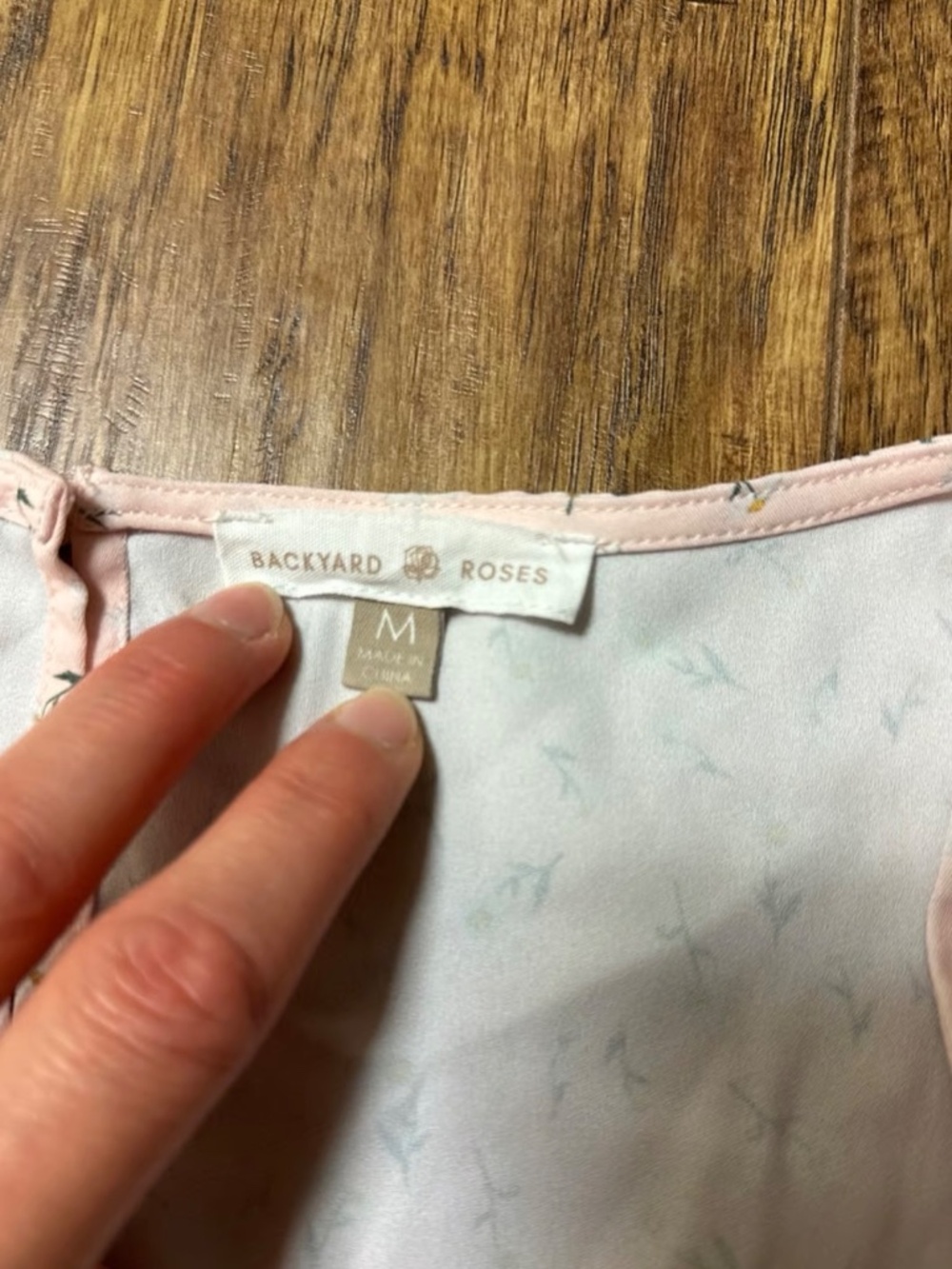 Backyard Roses Anna Crop Top Size Medium - Picture 5 of 10